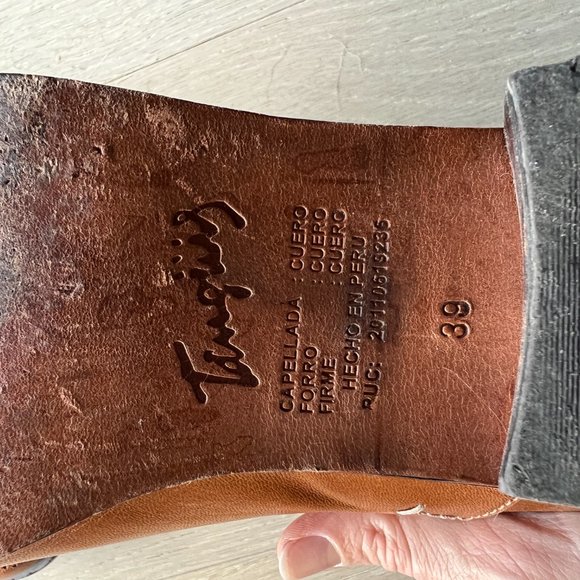 Artisan Golden leather oxfords handmade in Peru (size 39 EU, 8.5 US) - Picture 6 of 8